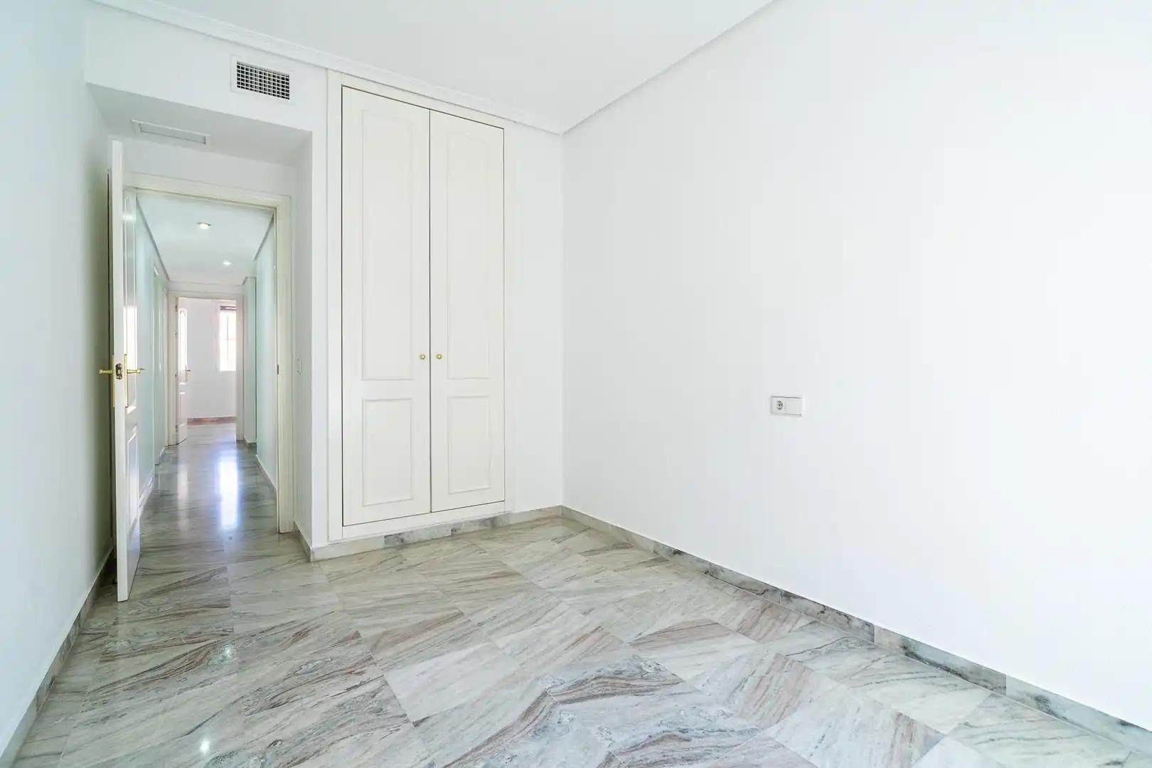 Habitación de Piso de alquiler en Sevilla con Aire acondicionado y Calefacción