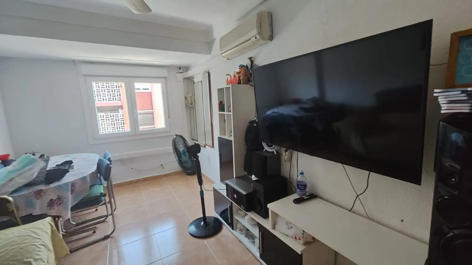 Living room of Flat for sale in Zaragoza  with Furnished
