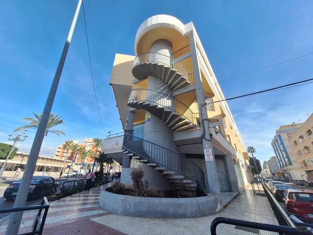 Local comercial en Alquiler en Ctra Alicún en Roquetas Pueblo