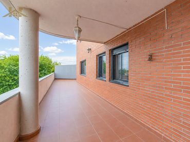 Piso con ascensor en venta en Restón I - Restón II