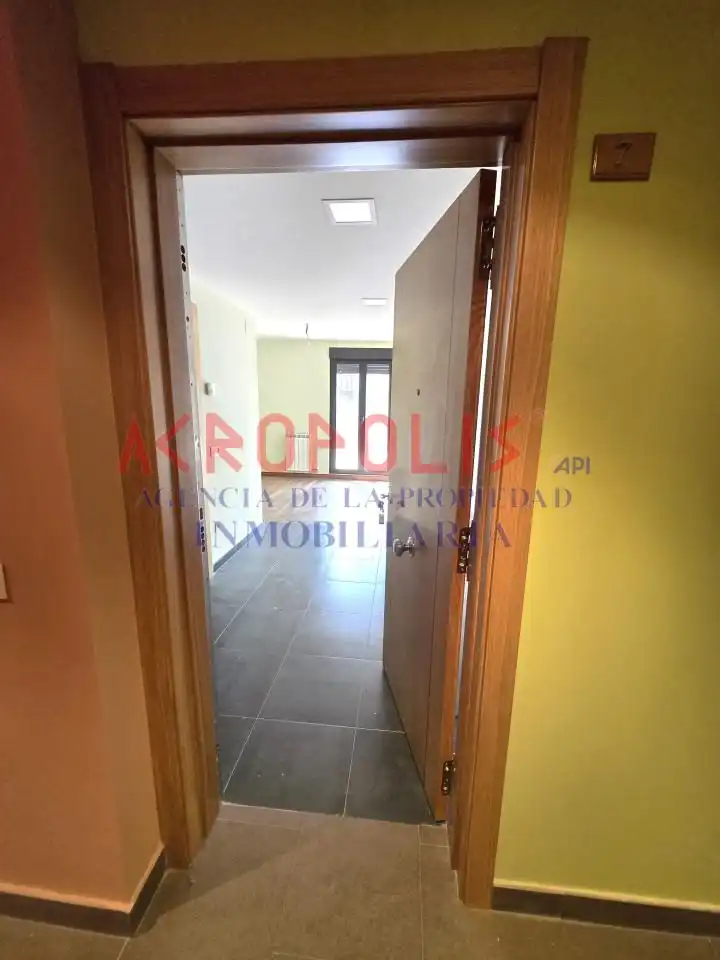 Maisonette zum Verkauf in Puebla de Lillo mit Heizung, Terrasse und Abstellraum