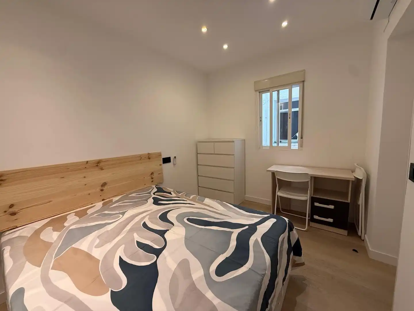Habitación de Apartamento de alquiler en Madrid con Aire acondicionado, Calefacción y Trastero
