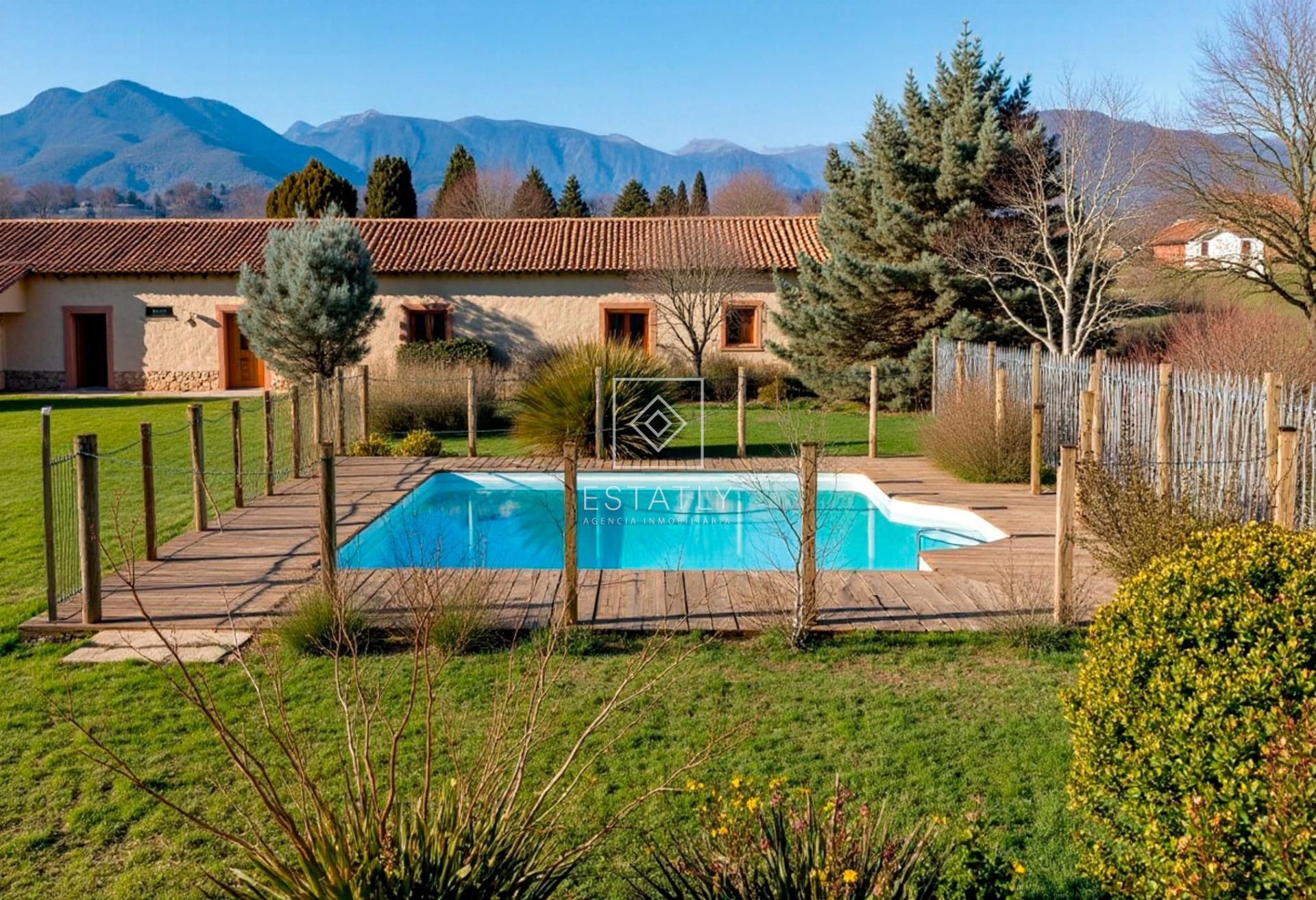 Schwimmbecken von Country house zum verkauf in Cabanes (Girona) mit Heizung