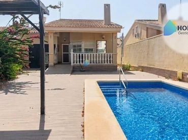 Chalet con piscina en venta en Calle RIO JARAMA - PLAYA HONDA 18