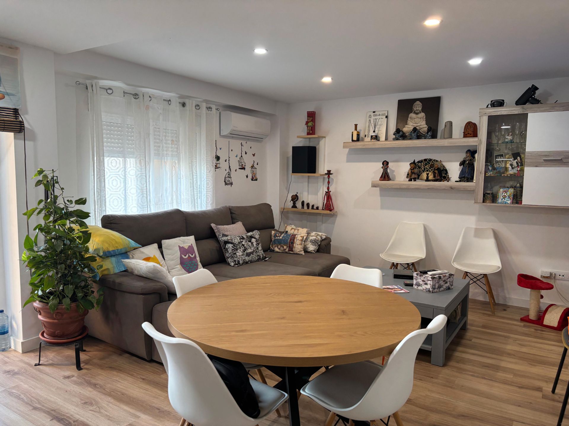 Sala d'estar de Pis en venda en  Valencia Capital amb Aire condicionat i Balcó