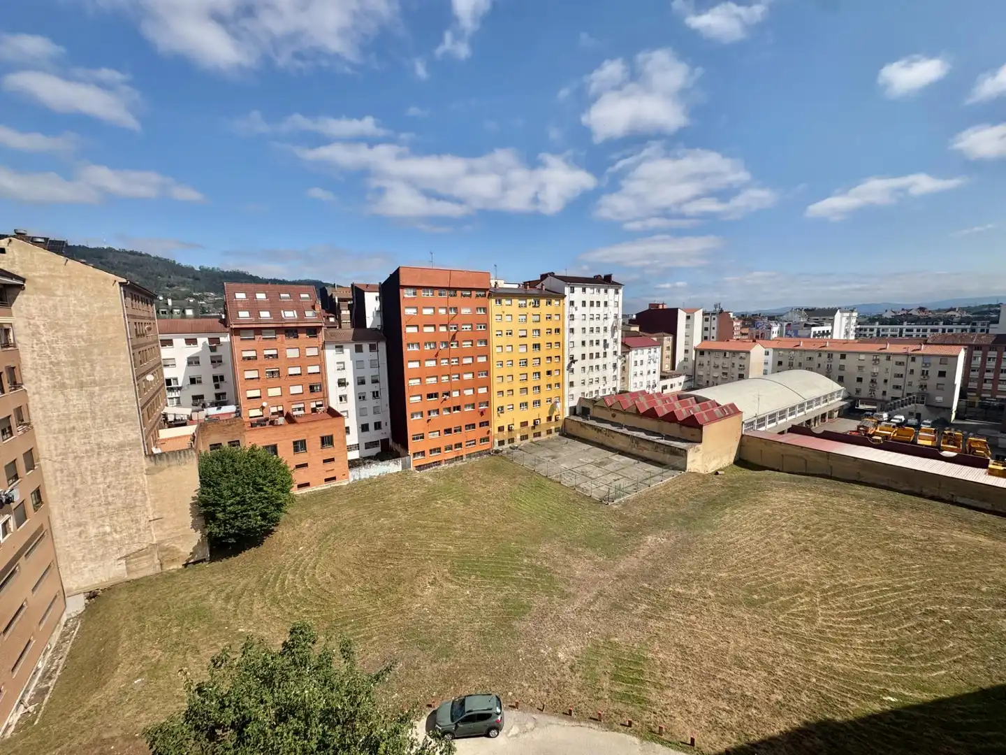 Vista exterior de Pis en venda en Oviedo  amb Calefacció, Traster i Moblat