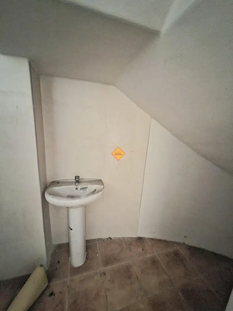Baño de Local en venta en Burjassot