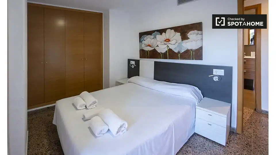 Bedroom of Flat for rent in Valencia  with Air Conditioner, Heating and Furnished