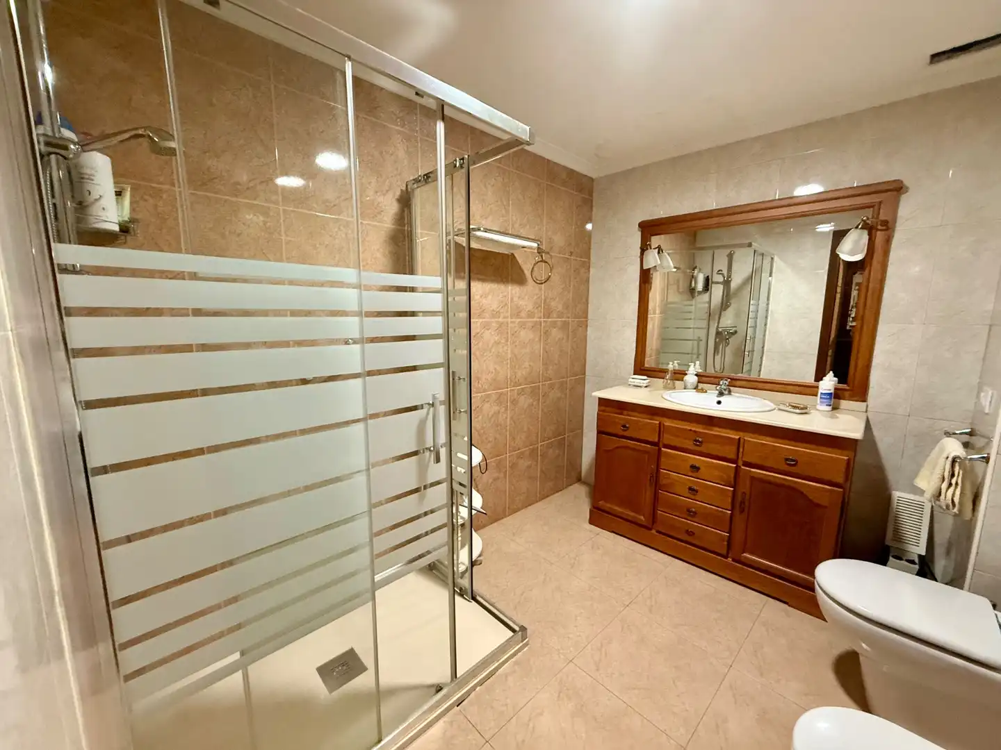 Bathroom of Flat for sale in Ciudad Real  with Air Conditioner, Heating and Furnished