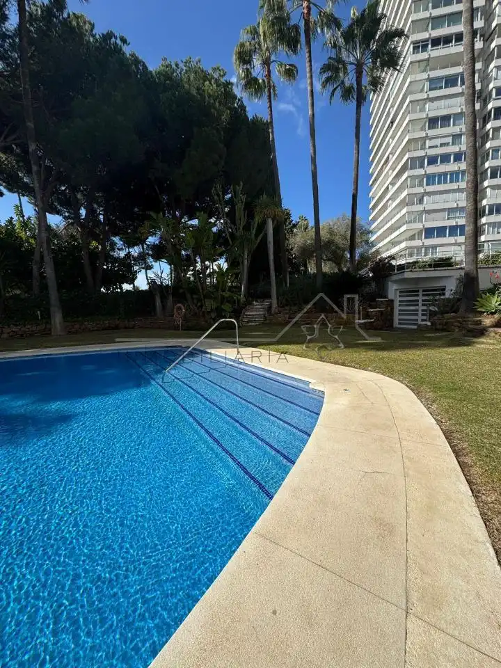 Swimming pool of Flat for sale in Marbella  with Air Conditioner, Heating and Terrace