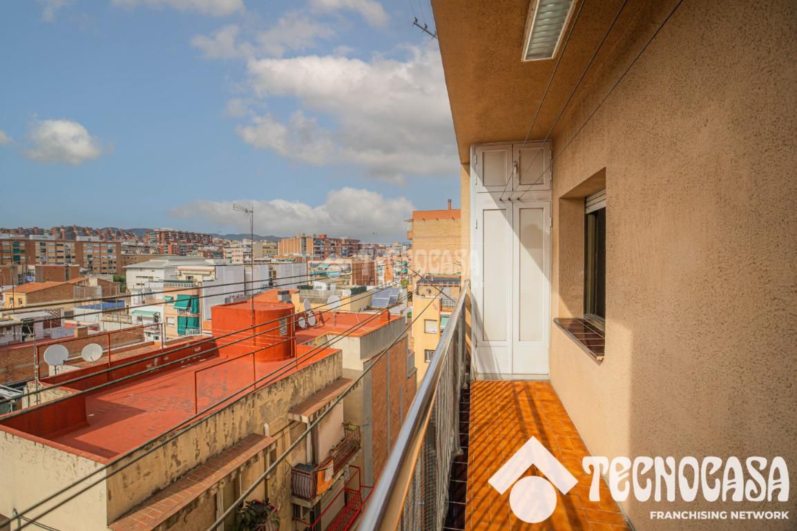 Vista exterior de Pis en venda en Badalona