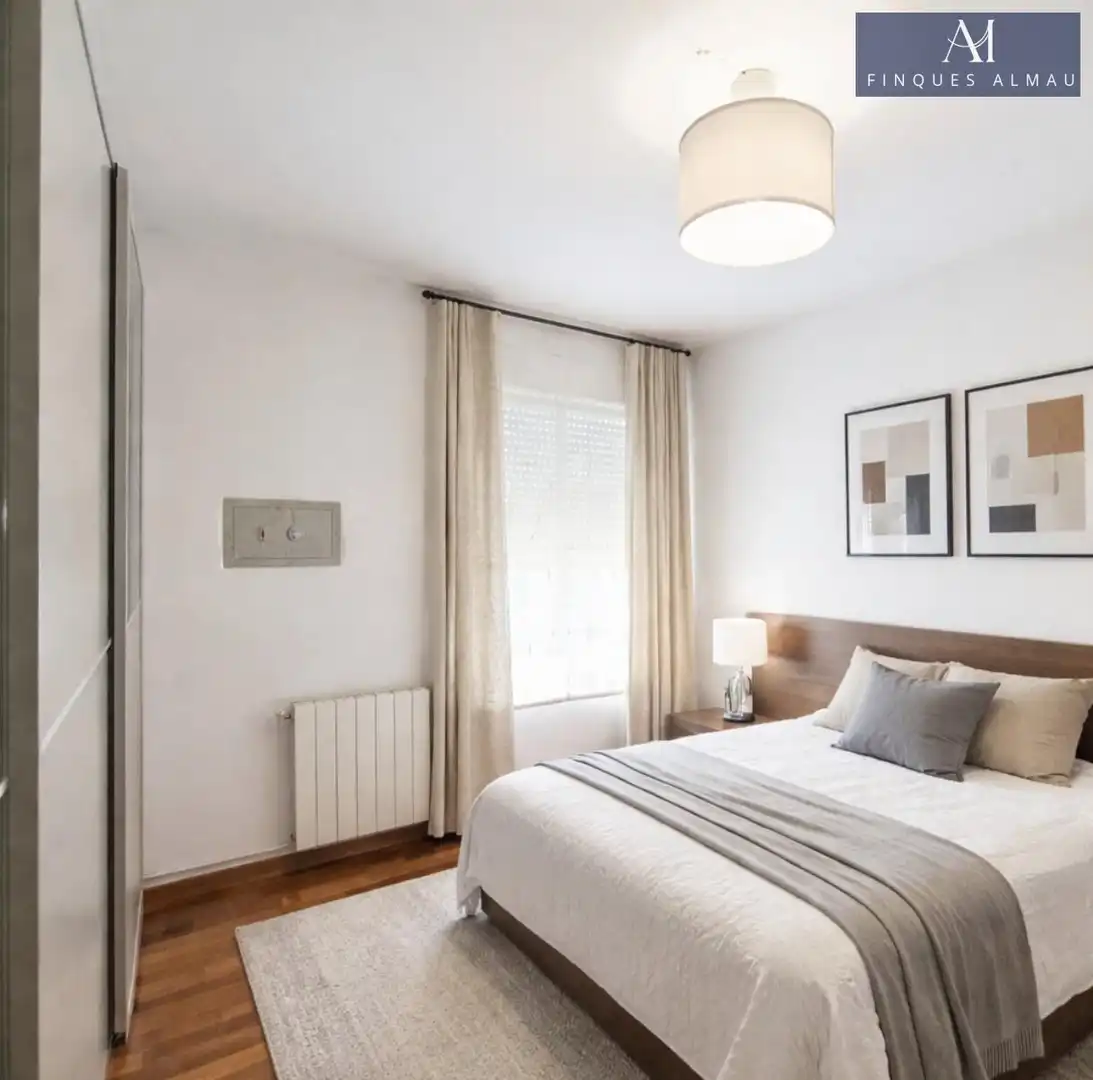 Habitación de Piso en venta en Barcelona con Aire acondicionado, Calefacción y Balcón