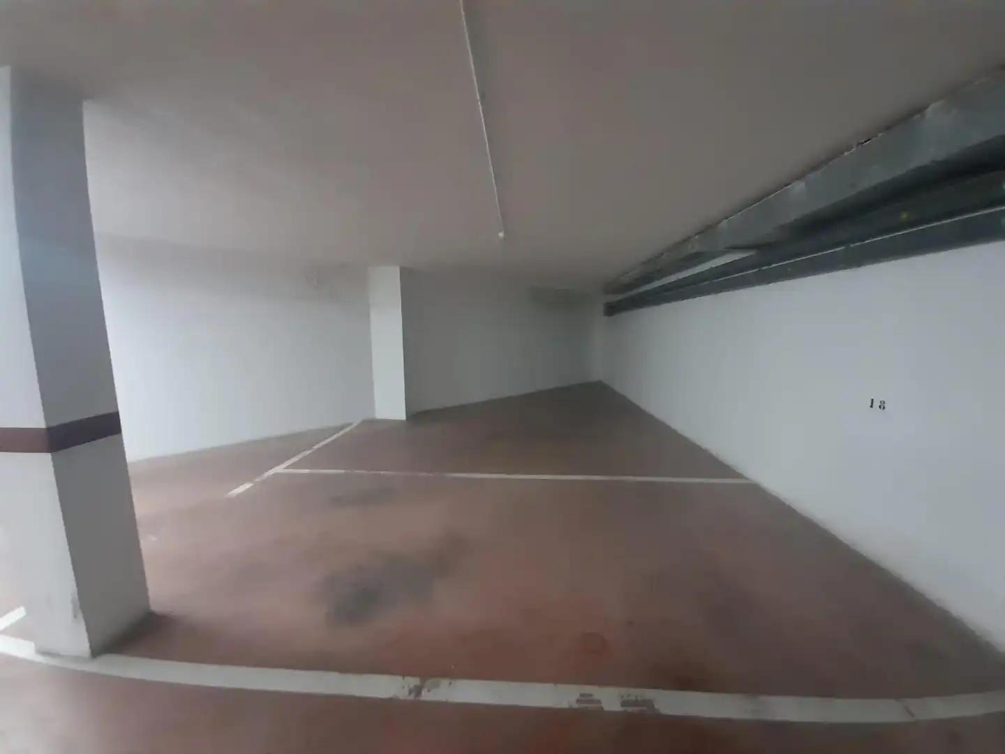 Parkplatz von Garage zur Miete in Santander