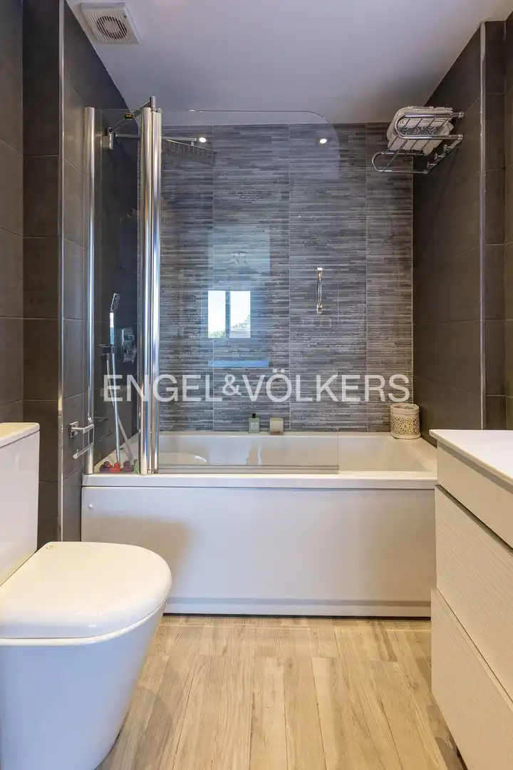 Baño de Piso de alquiler en Leganés con Aire acondicionado, Calefacción y Terraza