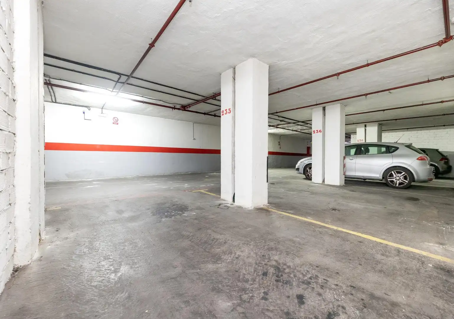 Parkplatz von Garage zum Verkauf in Granada