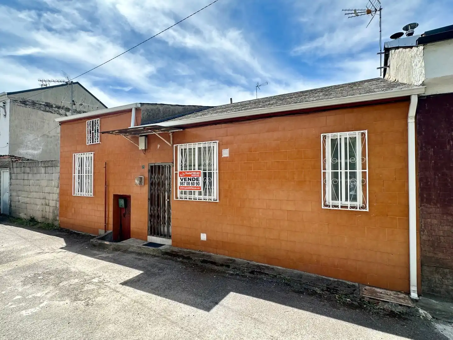 Vista exterior de Finca rústica en venta en Ponferrada con Calefacción