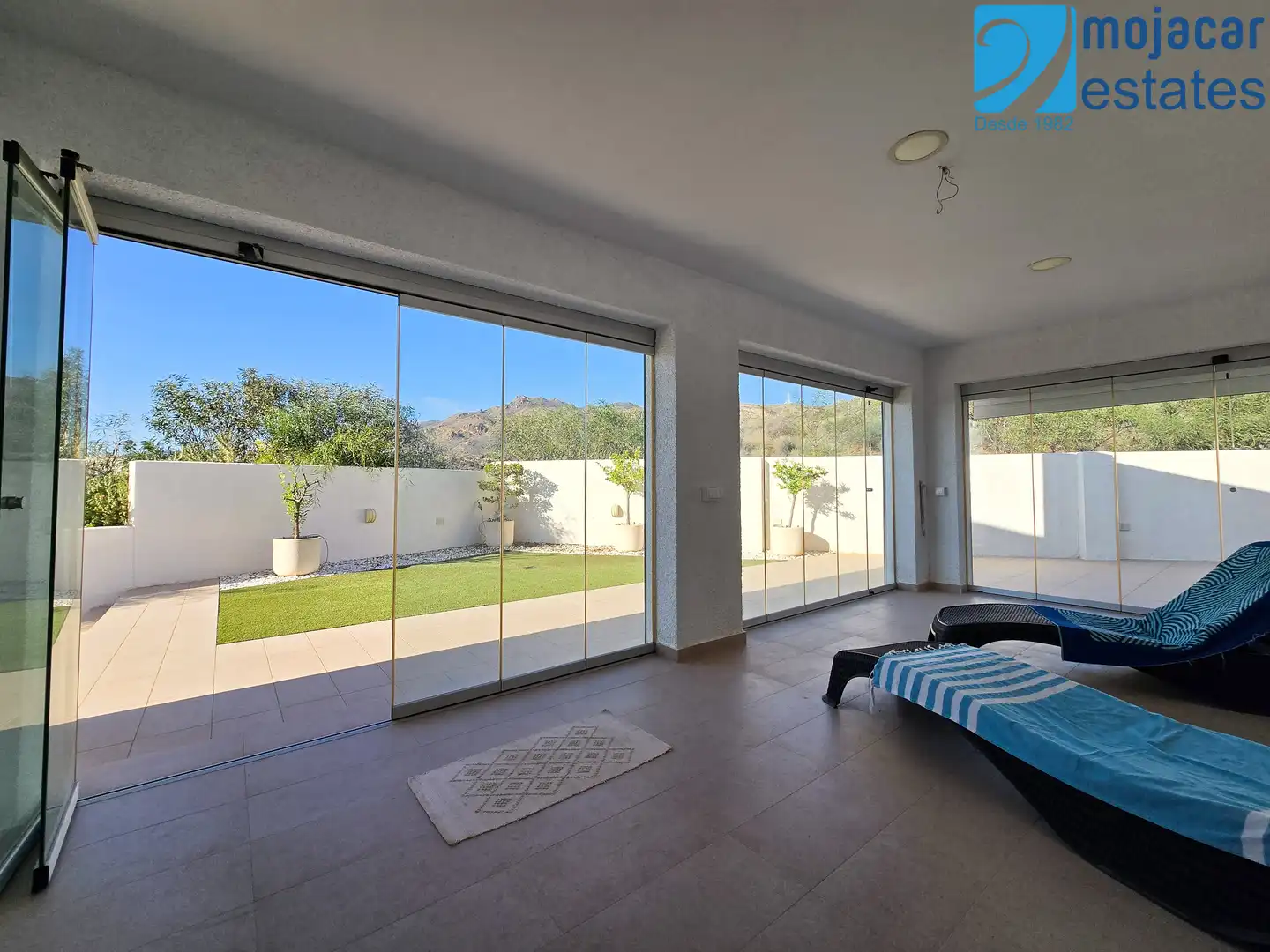 Detached house with pool for sale in Calle Sector 12 360