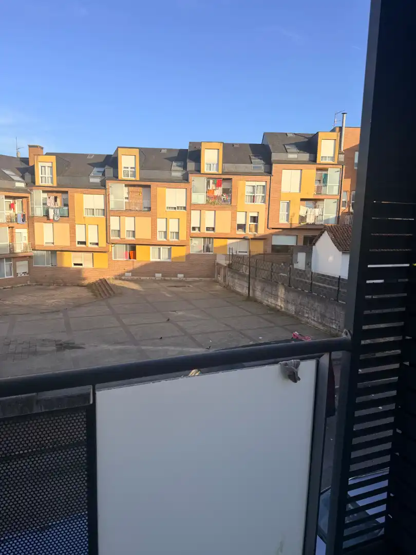 Piso con balcón en venta en Calle de Emilio de Mier 1, imagen 25