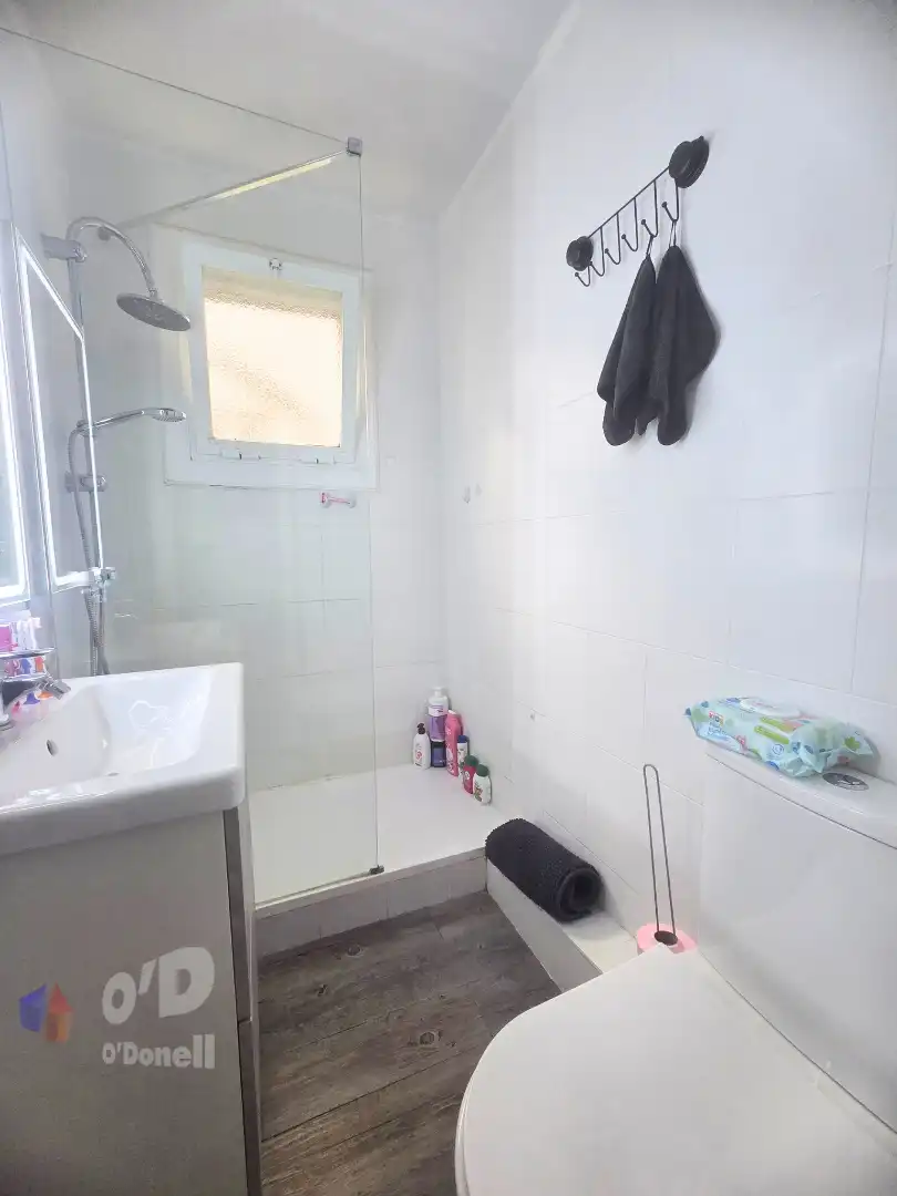 Baño de Ático en venta en Sant Boi de Llobregat con Aire acondicionado, Terraza y Horno