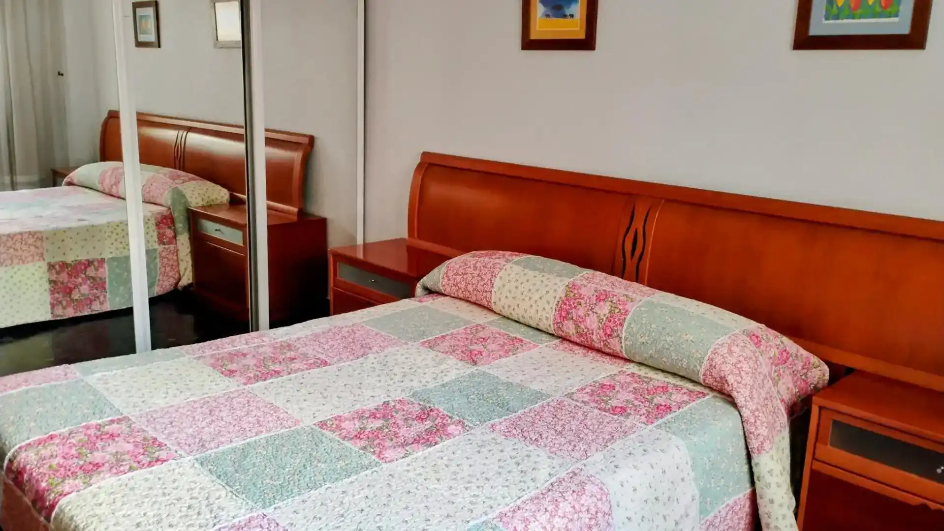 Bedroom of Flat for share in El Pilar