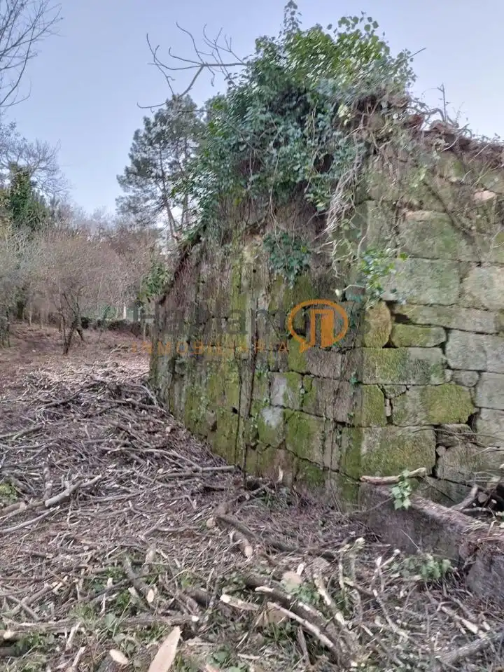 Finca rústica en venda en Pontevedra Capital  amb Jardí privat