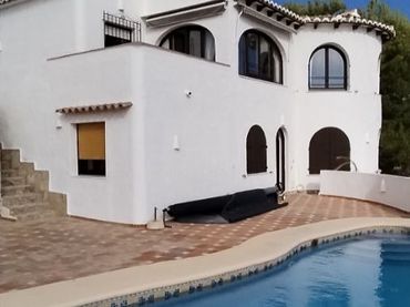Casa con jardín en venta en Calle Camelias 41C