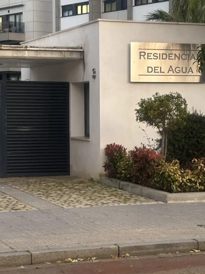 Vista exterior de Garatge de lloguer en  Córdoba Capital