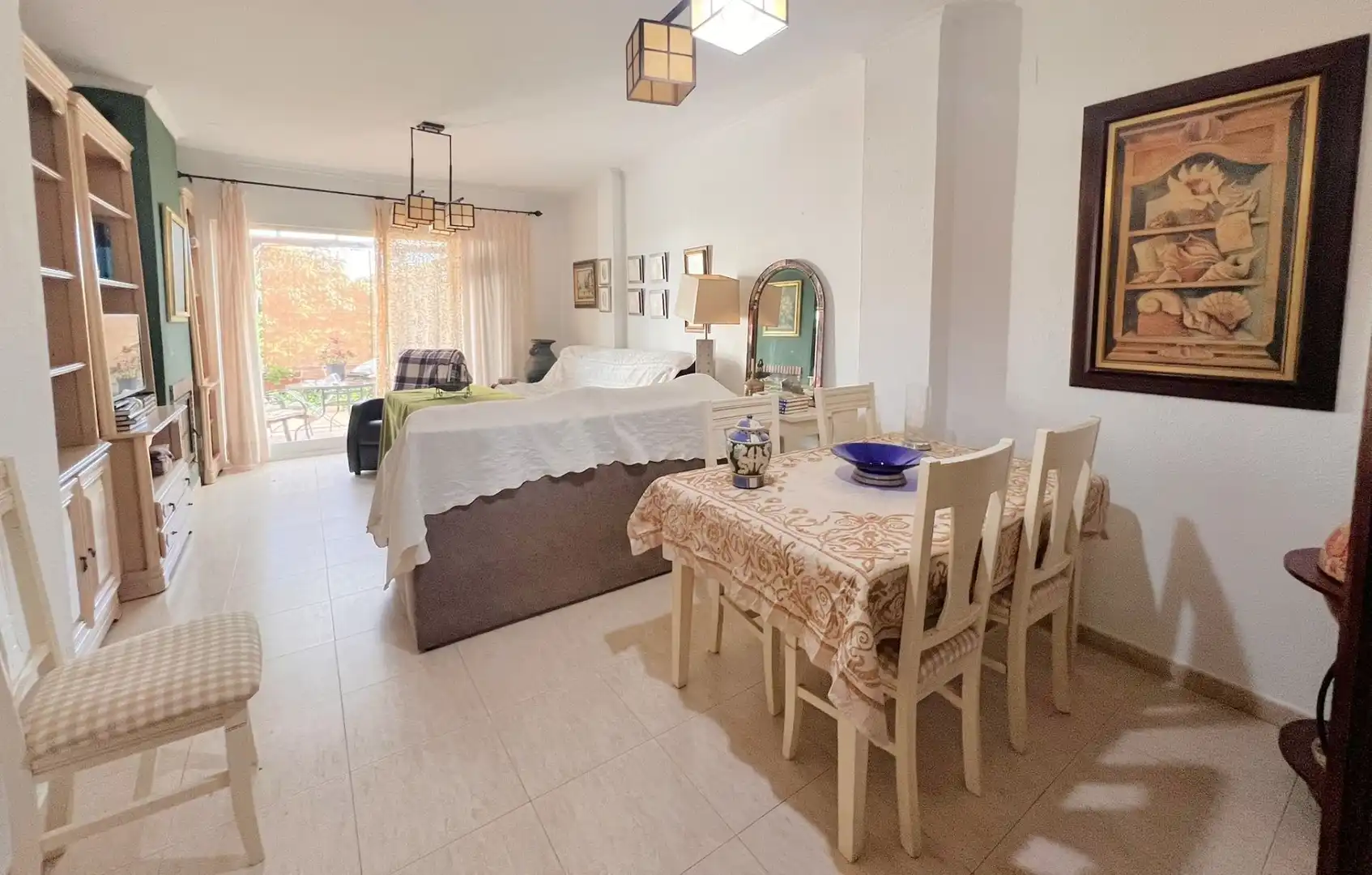 Habitación de Casa adosada en venta en Ayamonte con Aire acondicionado, Terraza y Trastero