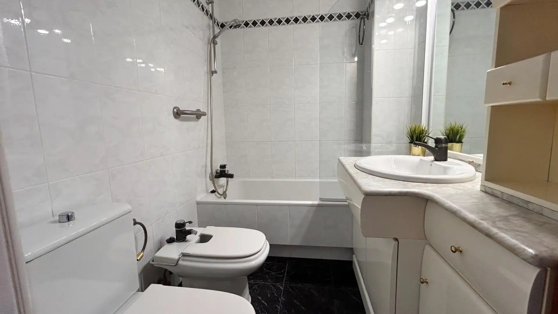 Baño de Piso para compartir en Murcia con Terraza, Amueblado y Balcón
