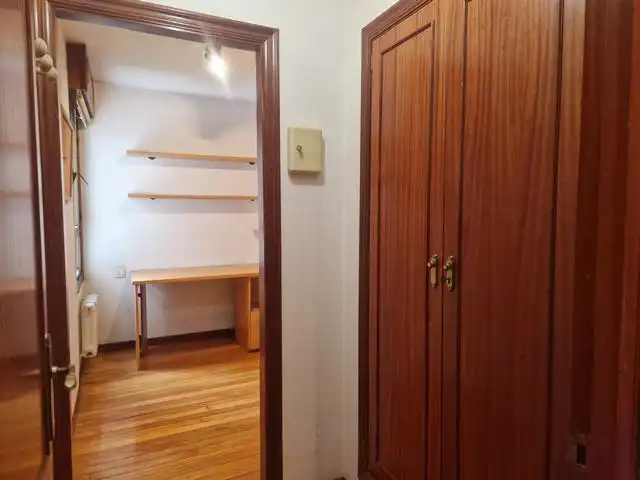 Piso en venta en Teo con Calefacción, Parquet y Trastero