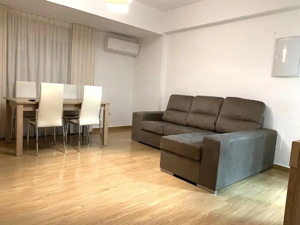 Wohnung zur Miete in Sur