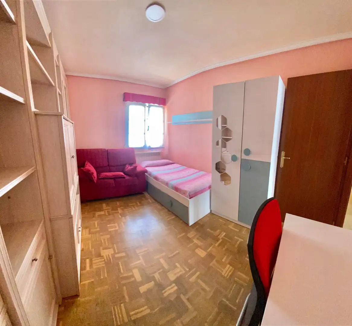 Flat for sale in Zapatari Kalea, imagen 2