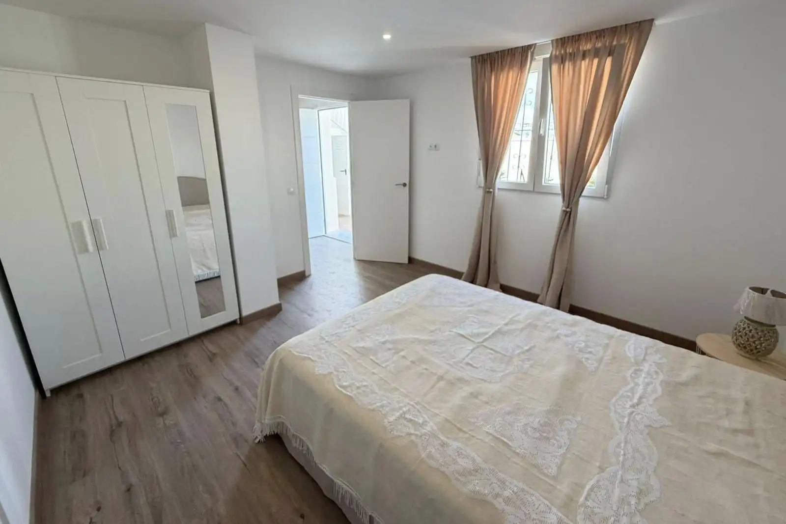 Dormitori de Casa adosada en venda en Torrevieja amb Aire condicionat, Calefacció i Jardí privat