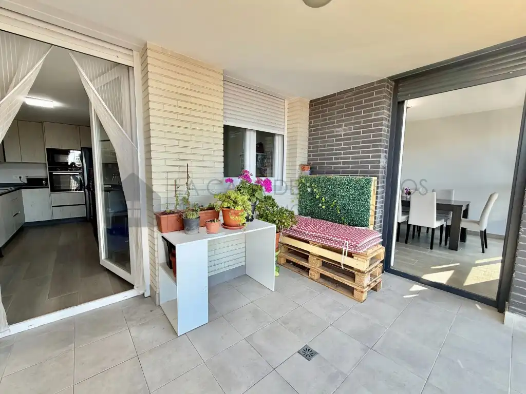 Piso en venta en Calle Azorin, El Mercado - Plaza de Toros
