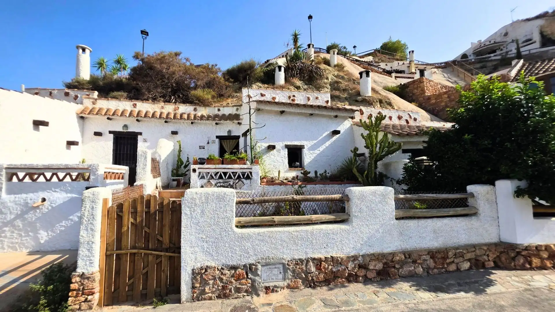 Vista exterior de Casa o xalet en venda en Terque amb Jardí privat i Terrassa