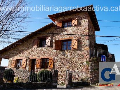 Vista exterior de Finca rústica en venda en Camprodon amb Calefacció, Jardí privat i Parquet