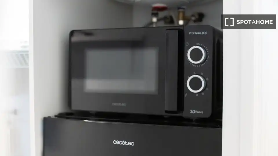 Cocina de Estudio para compartir en Torrevieja con Aire acondicionado, Terraza y Amueblado