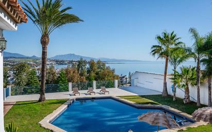 Piscina de Casa o xalet en venda en Estepona amb Aire condicionat, Terrassa i Piscina