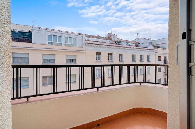 Piso en Alquiler en Calle de Donoso Cortés en Arapiles