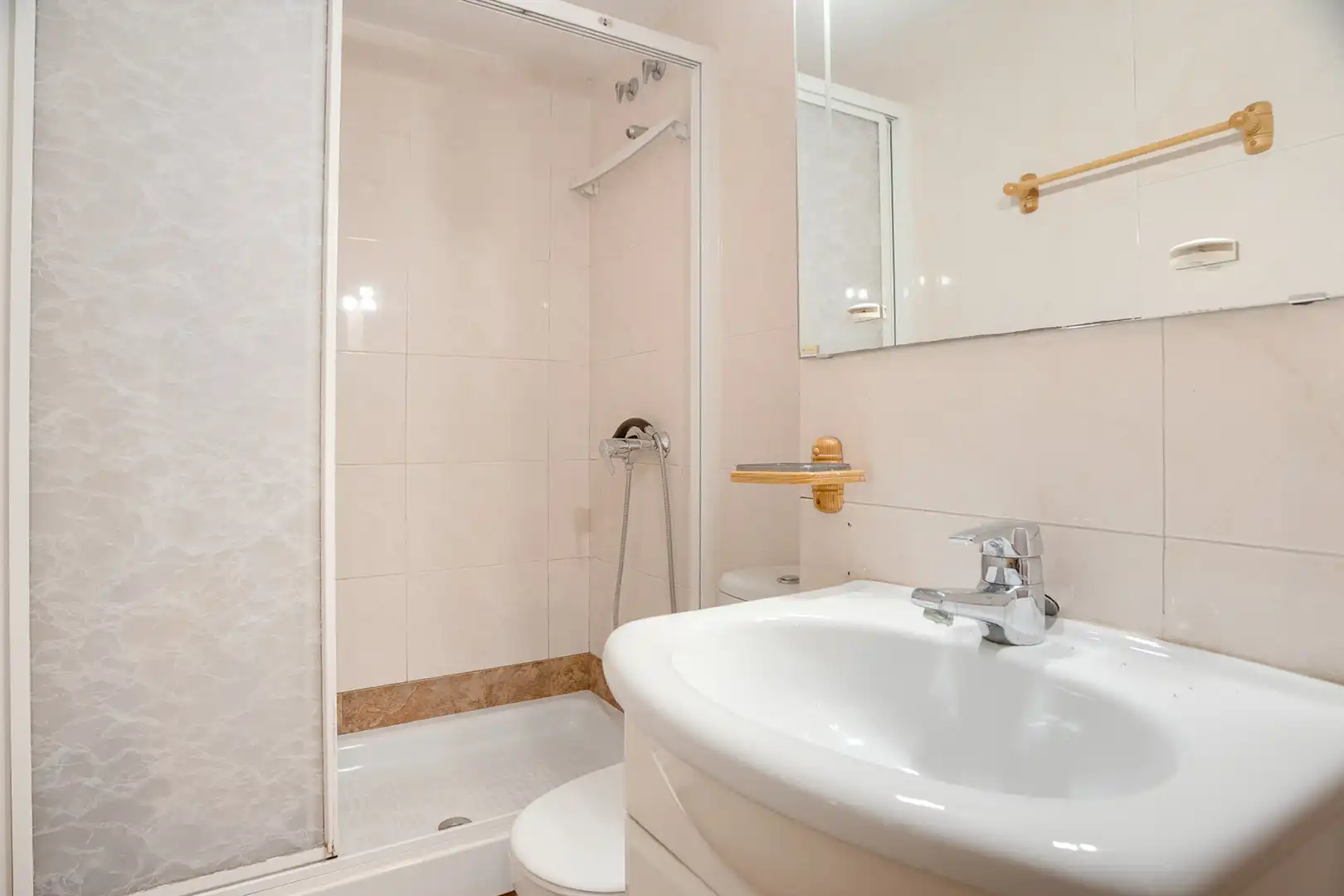 Baño de Piso en venta en Sant Adrià de Besòs con Calefacción y Balcón