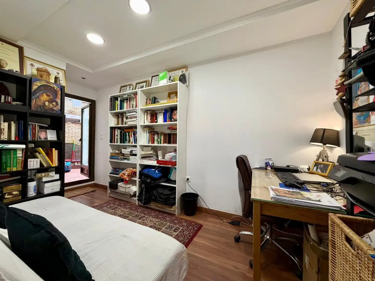 Bedroom of Flat for sale in Granada  with Air Conditioner, Parquet flooring and Balcony