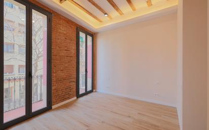 Bedroom of Flat for sale in  Barcelona Capital  with Air Conditioner, Oven and Balcony