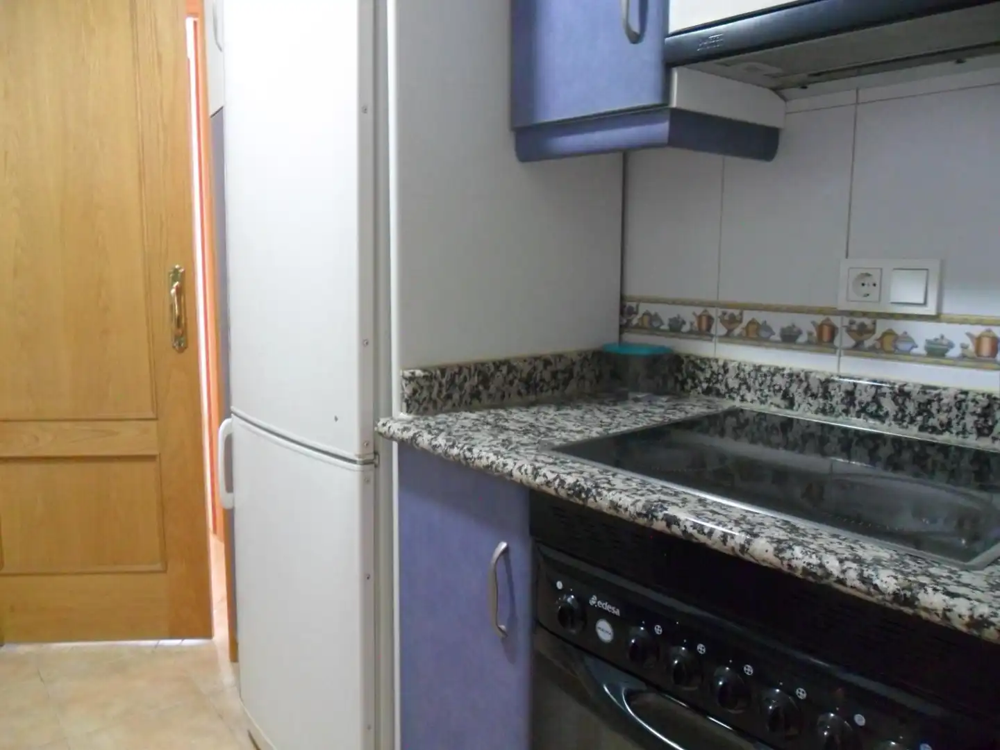 Cuina de Pis de lloguer en Granada amb Aire condicionat, Terrassa i Moblat