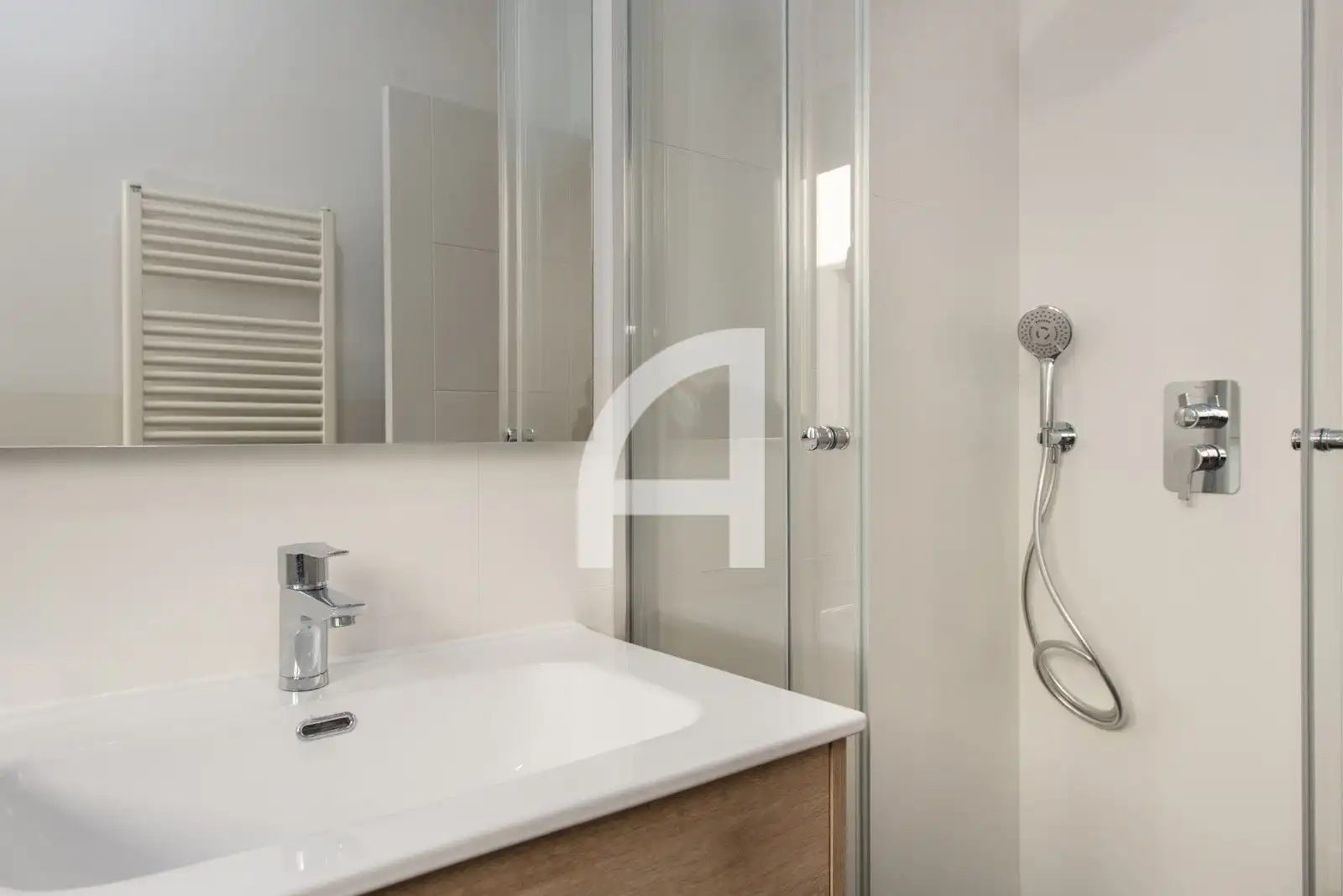 Bathroom of Attic for rent in Madrid  with Air Conditioner, Heating and Terrace