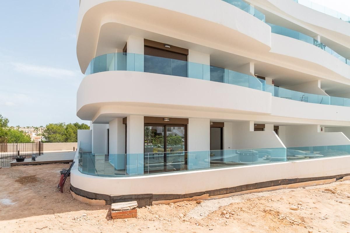 Vista exterior de Apartament en venda en Orihuela amb Aire condicionat, Terrassa i Traster