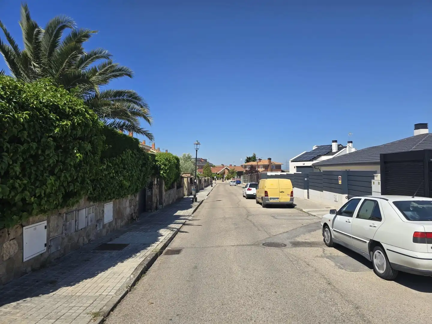 Exterior view of Houses for sale in Moraleja de Enmedio