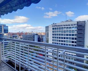 Exterior view of Flat for sale in  Madrid Capital  with Terrace and Balcony