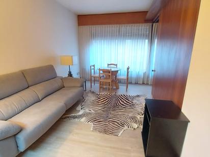 Sala d'estar de Apartament de lloguer en Bilbao  amb Calefacció, Moblat i Forn