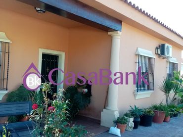 Casa con piscina in vendita a Periurbano Este - Campiña