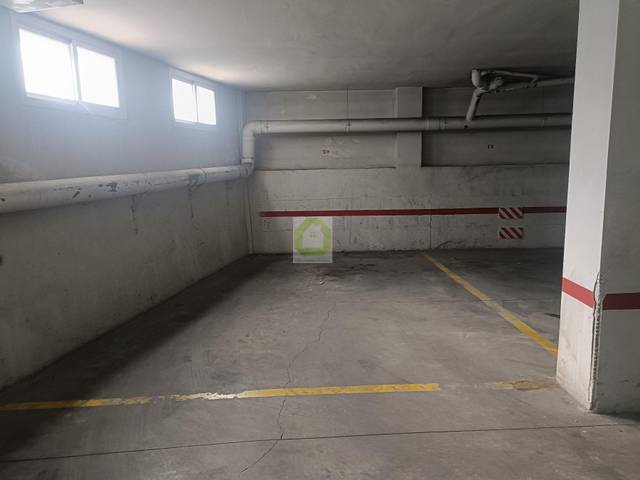 Garaje en Alquiler en Avda. De los Ogíjares
